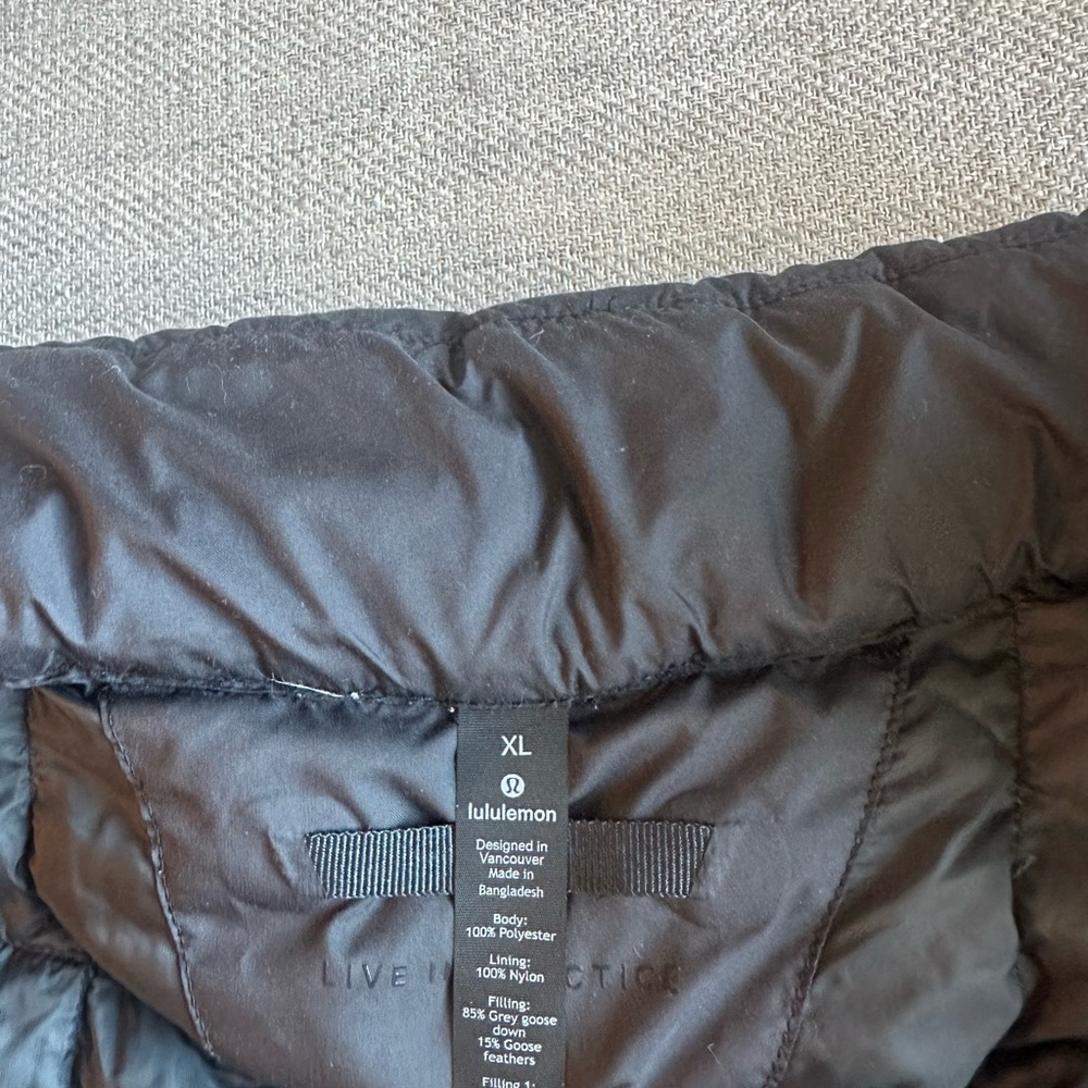 Lululemon Athletica Charcoal Puffer Vest - Picture 3 of 4